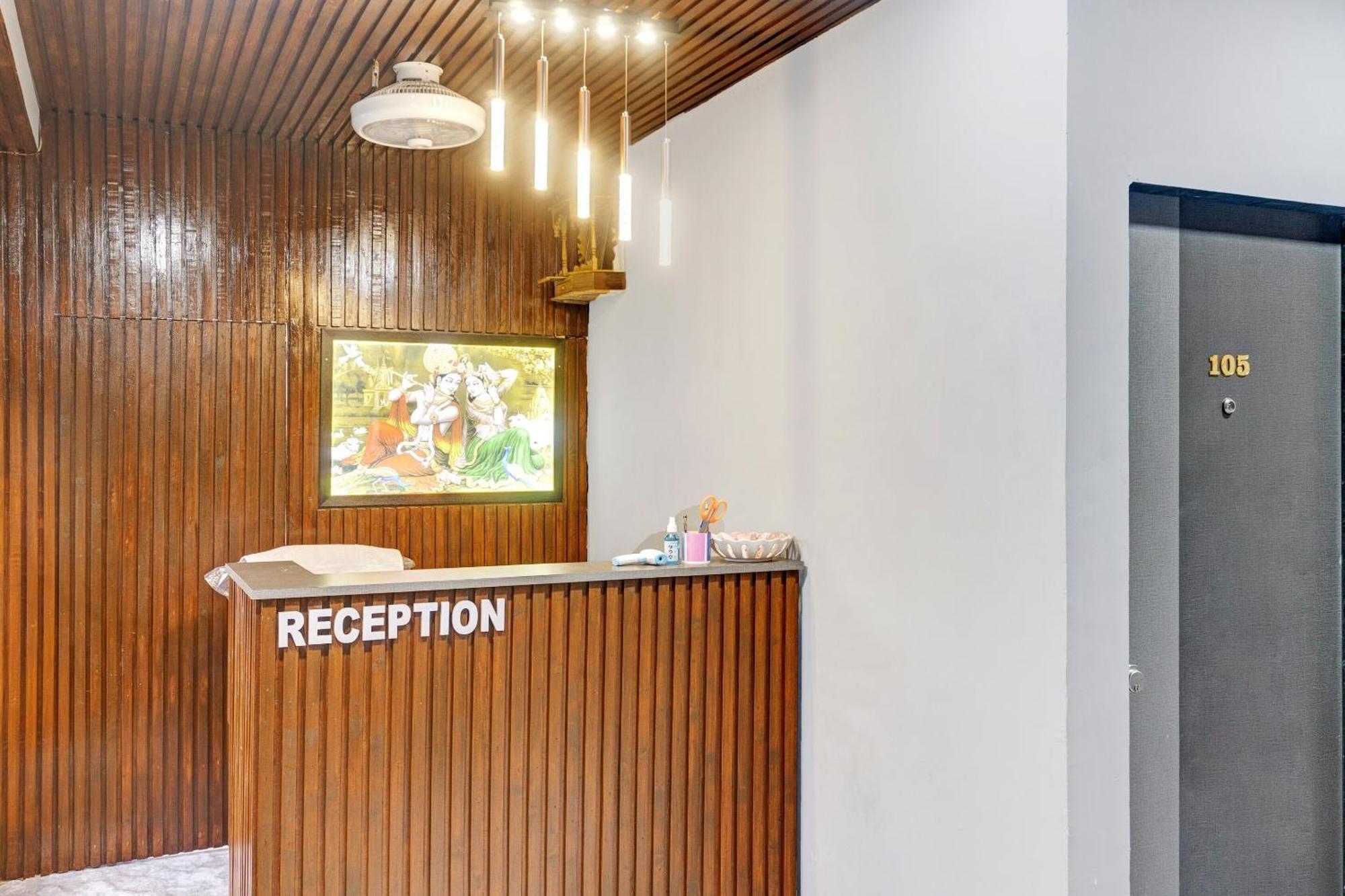 Oyo Flagship Hotel Royal Inn Surat Luaran gambar