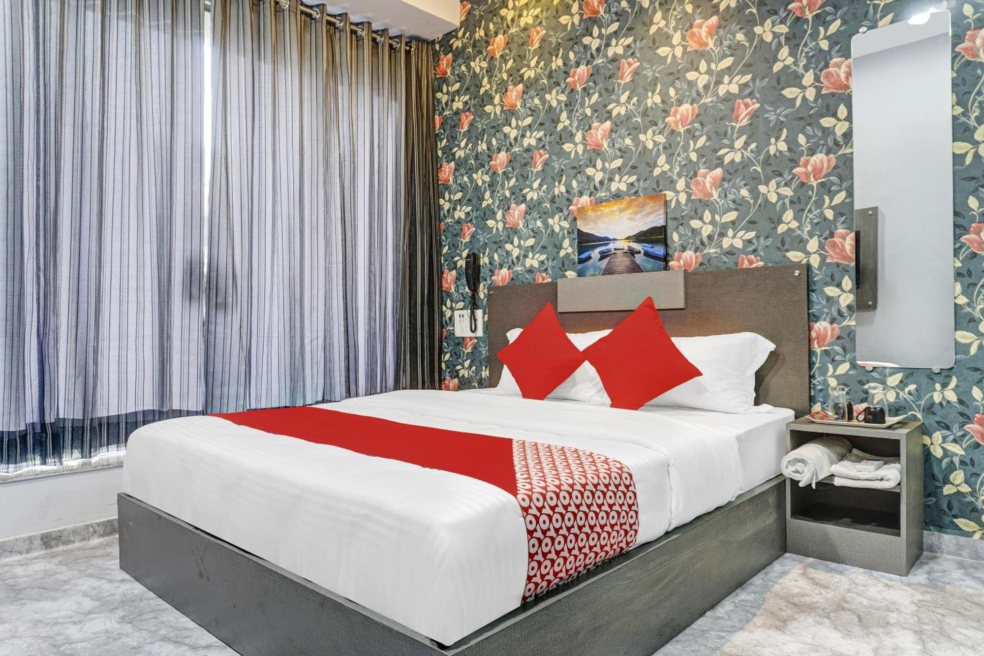 Oyo Flagship Hotel Royal Inn Surat Luaran gambar