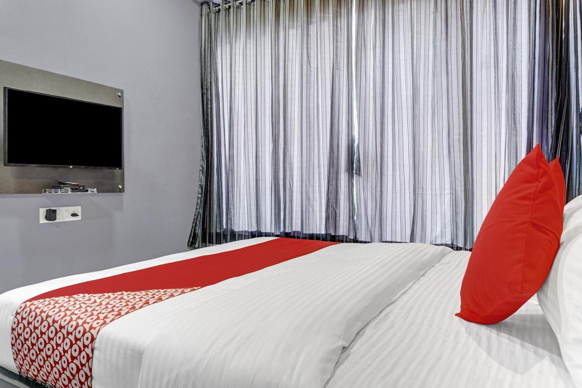 Oyo Flagship Hotel Royal Inn Surat Luaran gambar