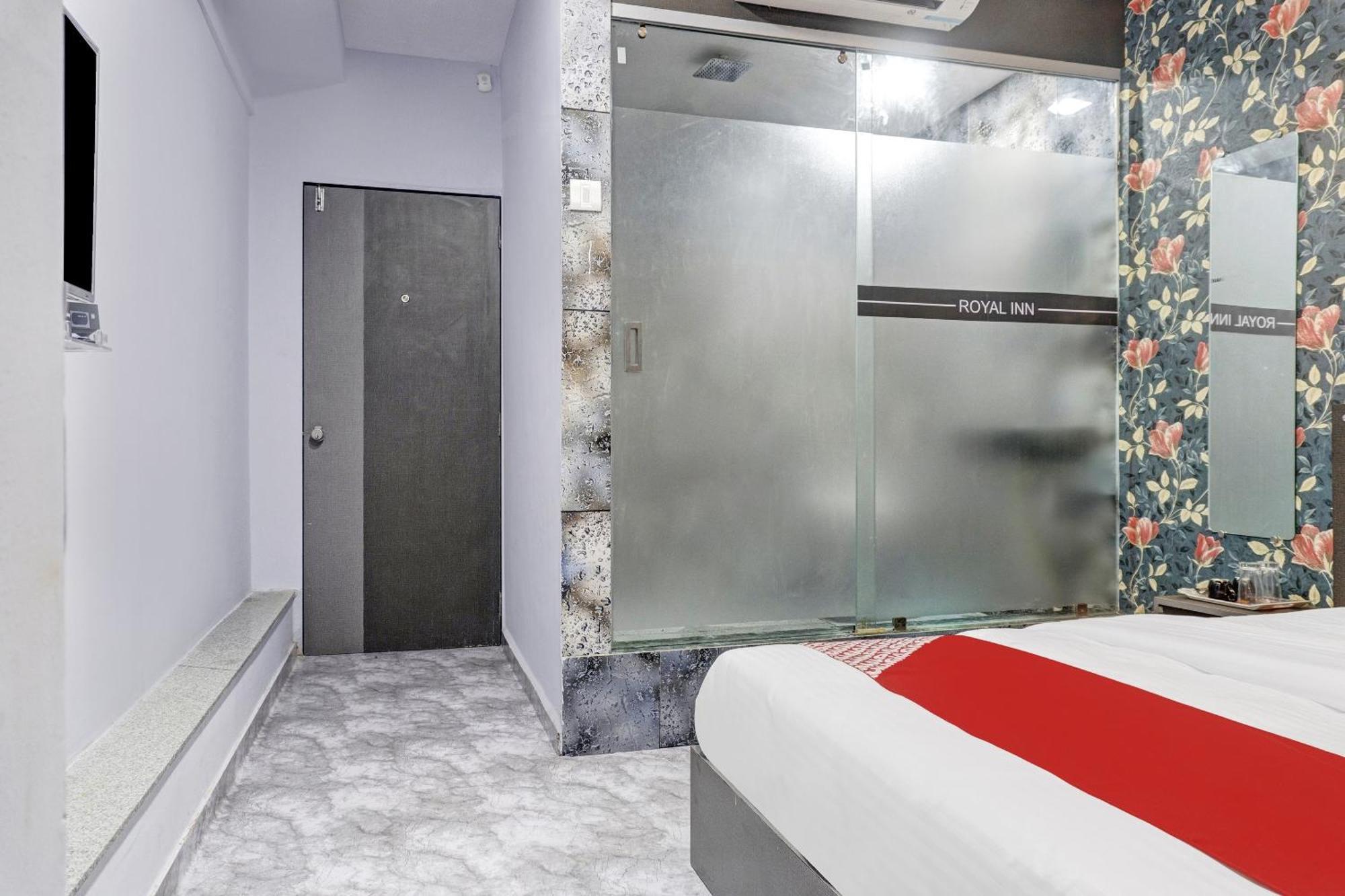 Oyo Flagship Hotel Royal Inn Surat Luaran gambar